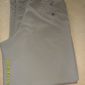Haggar Men's Khaki pants size 42/32